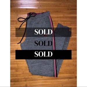 ⛔️SOLD⛔️Grey PINK VS Joggers
